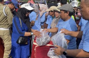Pemkab Pati Bagikan Ribuan Paket Ikan Laut Gratis di CFD, Perkuat Gizi Warga Menuju Generasi Emas