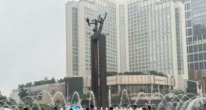 Hujan Deras Guyur Jakarta, Warga Tetap Nikmati Car Free Day Minggu Pagi