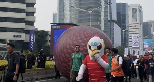Spotted! Bola Raksasa FIFA Asean Cup 2026 Keliling CFD Jakarta Pagi ini